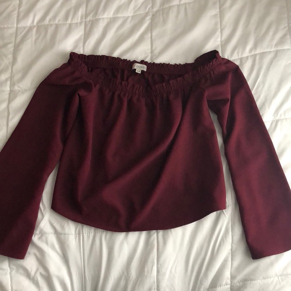 Guess Tops - Guess Off the shoulder shirt